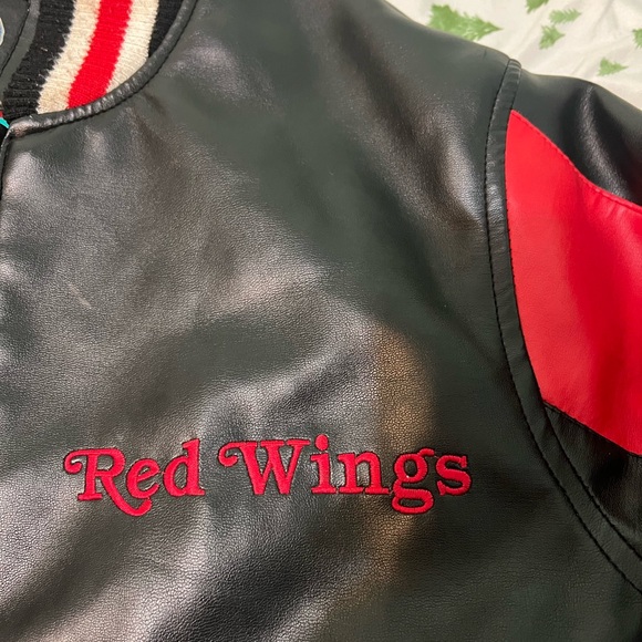 Detroit Red Wings NHL leather bomber jacket Giii - Picture 4 of 11